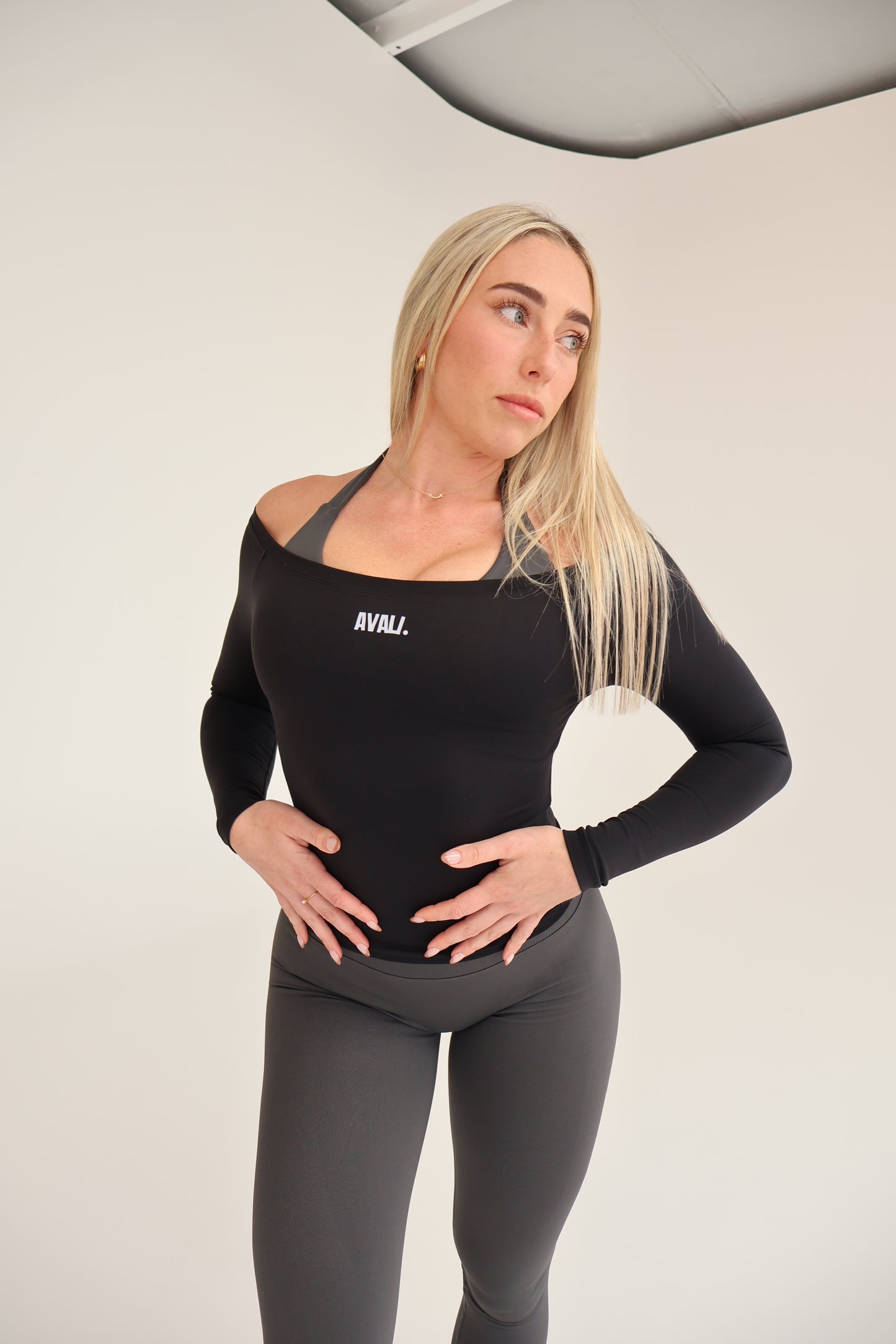 Off the Shoulder Long Sleeve - Black